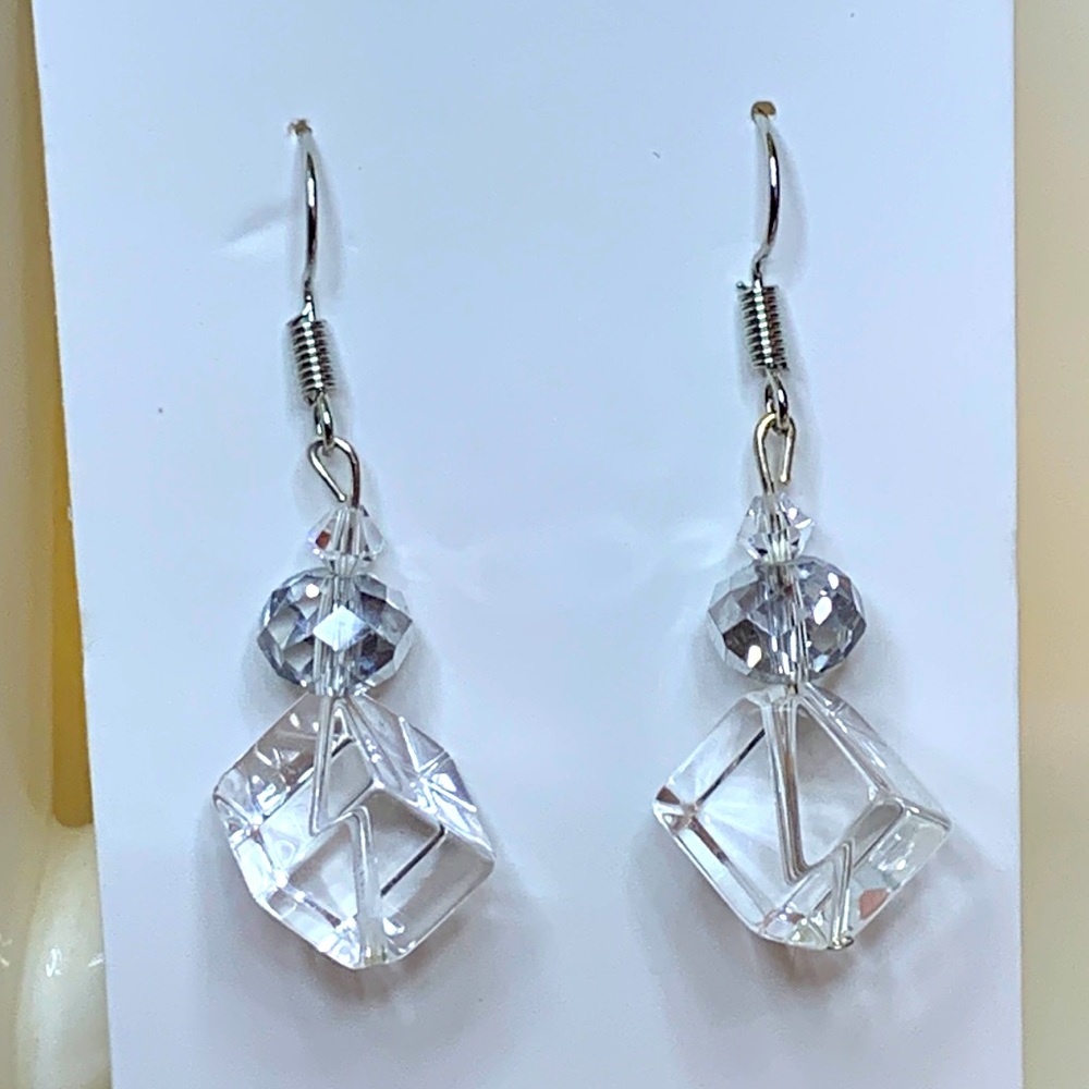 🐱Handmade Swarovski Crystal earrings